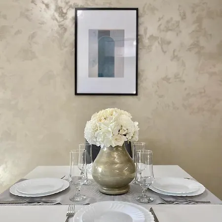 Beautiful & Comfy For 4 Guest And Free Parking Apartment