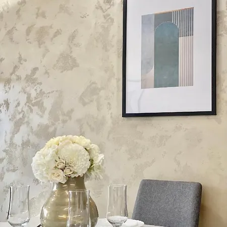 Beautiful & Comfy For 4 Guest And Free Parking Apartment