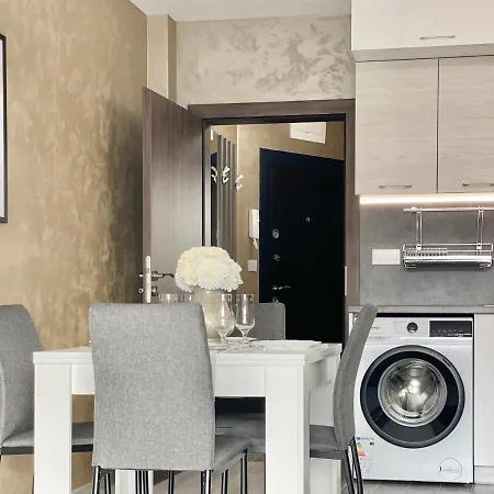 Beautiful & Comfy For 4 Guest And Free Parking Plowdiw