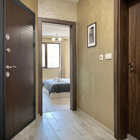 Beautiful & Comfy For 4 Guest And Free Parking Apartment