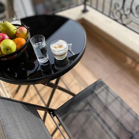 Beautiful & Comfy For 4 Guest And Free Parking Plowdiw