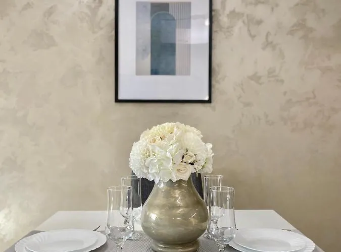 Beautiful & Comfy For 4 Guest And Free Parking Apartament