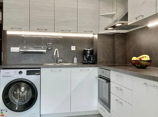 Beautiful & Comfy For 4 Guest And Free Parking