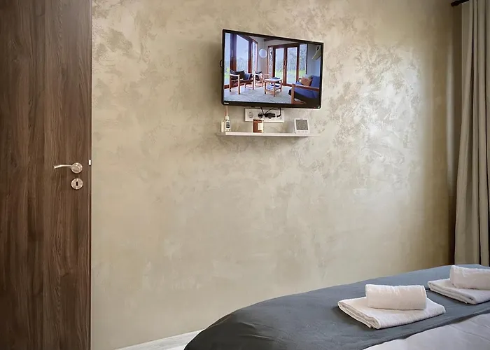 Beautiful & Comfy For 4 Guest And Free Parking Płowdiw