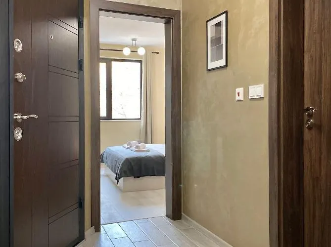 Beautiful & Comfy For 4 Guest And Free Parking Apartament