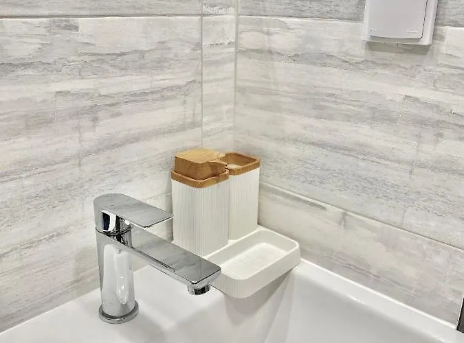 Beautiful & Comfy For 4 Guest And Free Parking Apartament