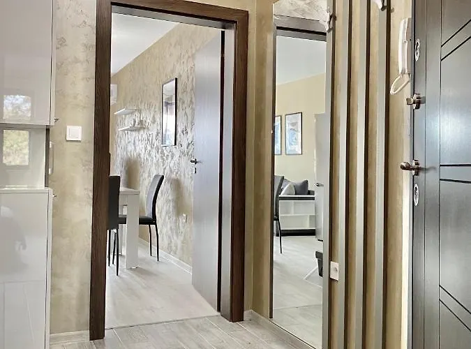 Beautiful & Comfy For 4 Guest And Free Parking Apartament