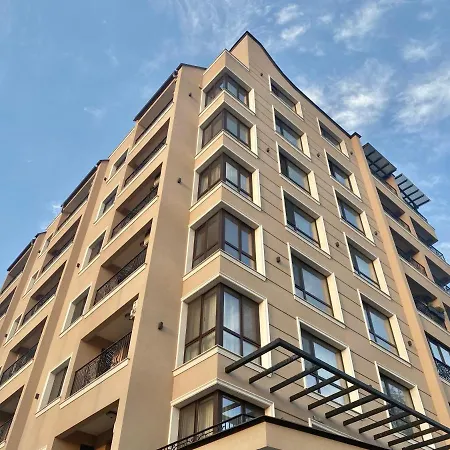 Beautiful & Comfy For 4 Guest And Free Parking Apartment *