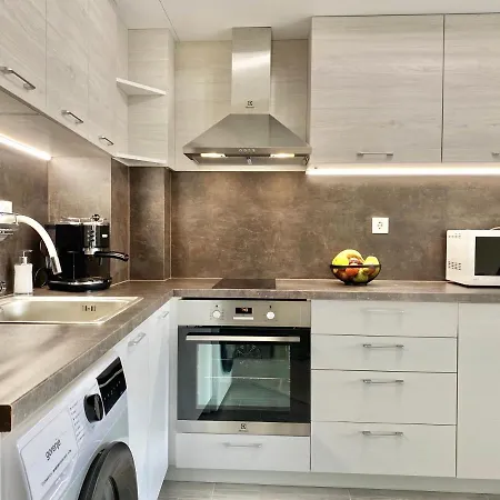 Beautiful & Comfy For 4 Guest And Free Parking Plovdiv