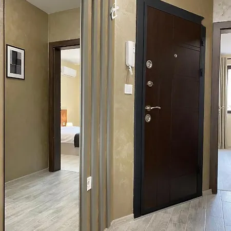 Beautiful & Comfy For 4 Guest And Free Parking Plovdiv