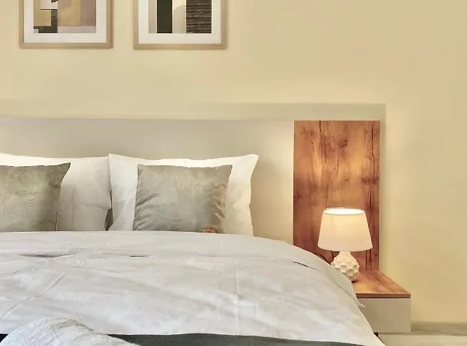 Beautiful & Comfy For 4 Guest And Free Parking アパート *